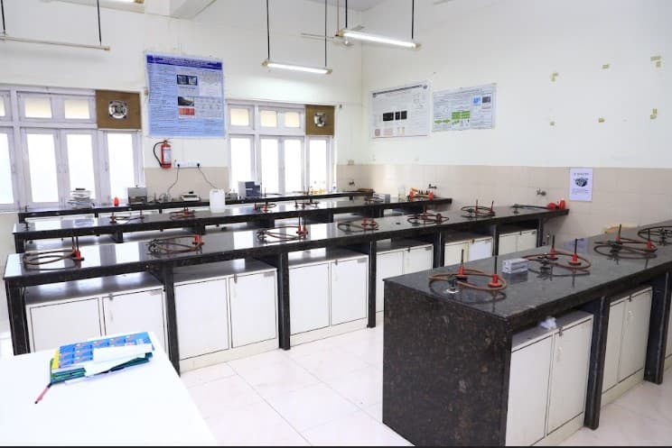 R.D. & S.H. National College And S.W.A. Science College Mumbai Classes & labs photo 14